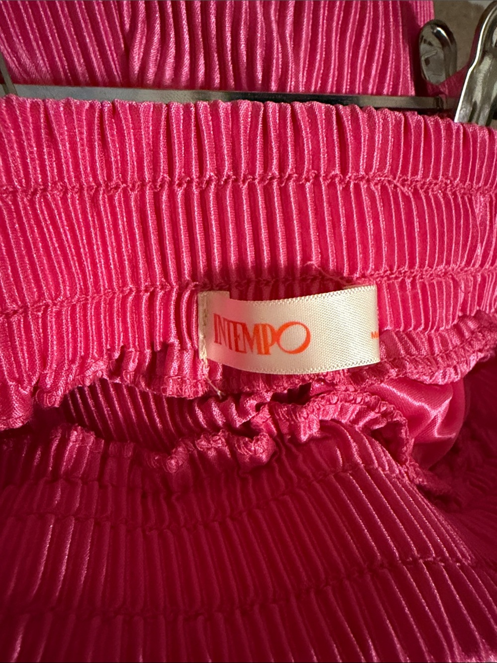 NWT Intempo Bright Pink Ribbed Shorts size L - Picture 4 of 5